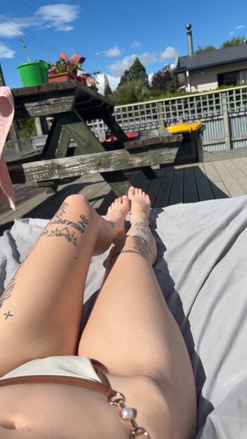 lizzuncoveredx