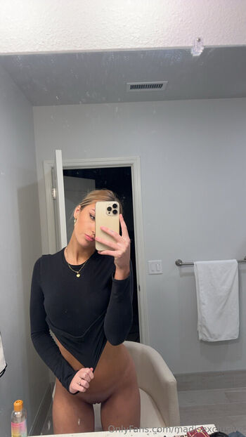Full leaked Madiexclusive private onlyfans photo