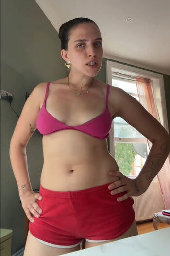 Full leaked Mae muller private onlyfans photo