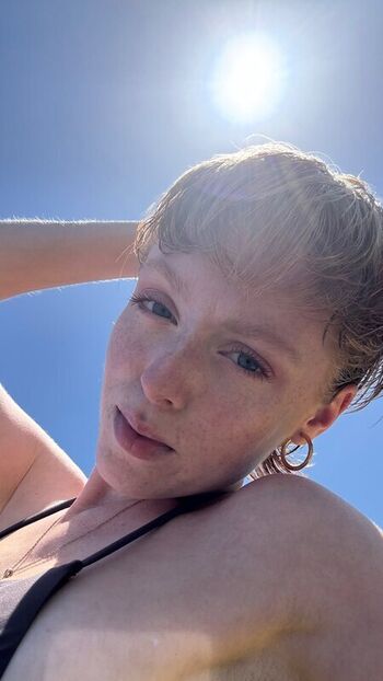 Full leaked Mai buzzcut private onlyfans photo