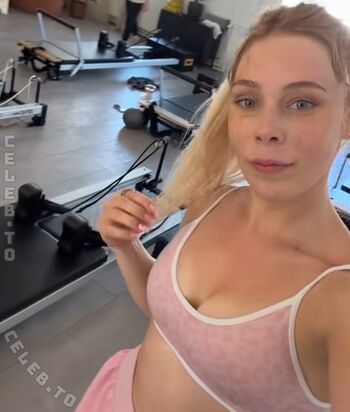 Full leaked Milschbaum private onlyfans photo