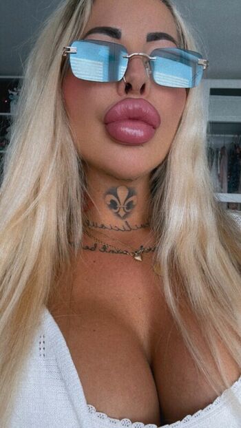 Full leaked Monamonique private onlyfans photo