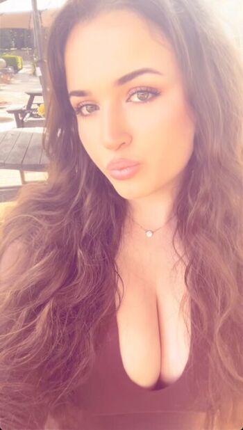 Full leaked Moroccan cutie private onlyfans photo