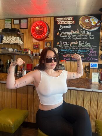 Full leaked Noah cyrus private onlyfans photo