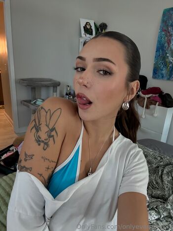 Full leaked Onlyevamariexx private onlyfans photo