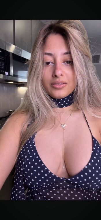 Full leaked Parisianamours private onlyfans photo