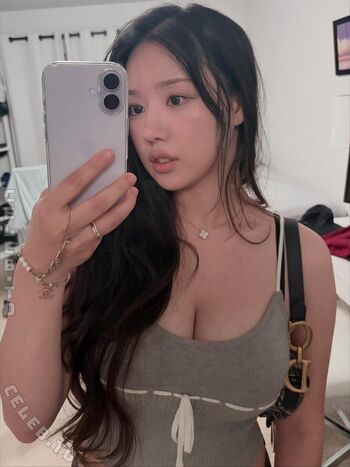 Full leaked Ploo private onlyfans photo