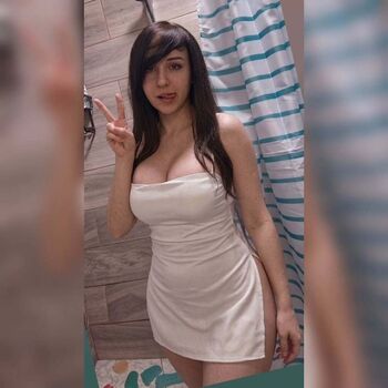 Full leaked Qlona private onlyfans photo
