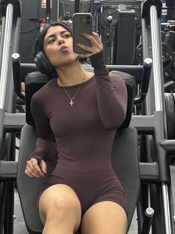 Full leaked Reenyfit private onlyfans photo