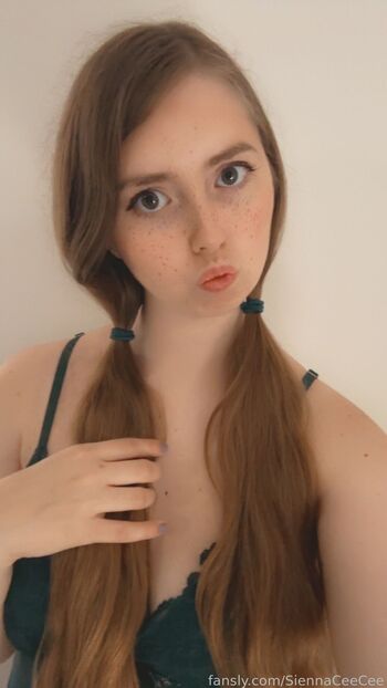 Full leaked Siennaceecee private onlyfans photo