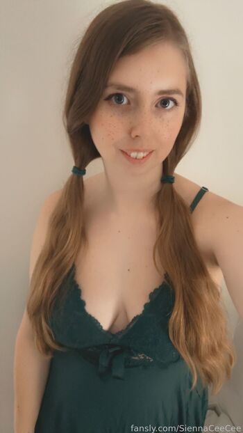Full leaked Siennaceecee private onlyfans photo