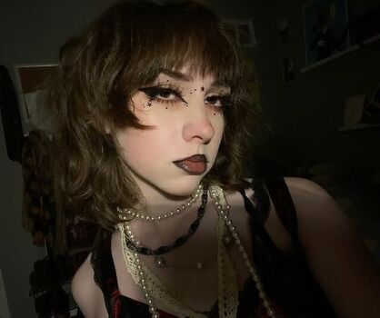 Full leaked Smallwoundedfawn private onlyfans photo