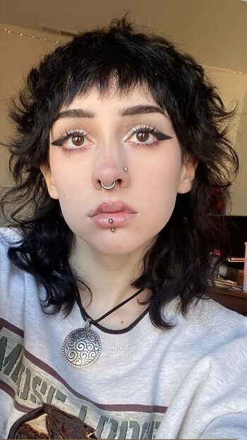 Full leaked Smallwoundedfawn private onlyfans photo