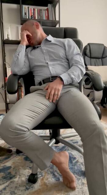 Full leaked Suitbulgencakes private onlyfans photo