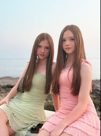 Full leaked Twinsonice private onlyfans photo