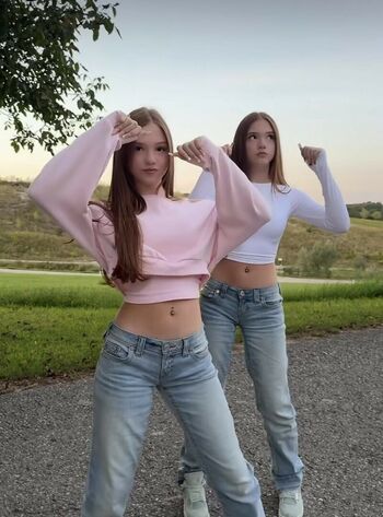 Full leaked Twinsonice private onlyfans photo