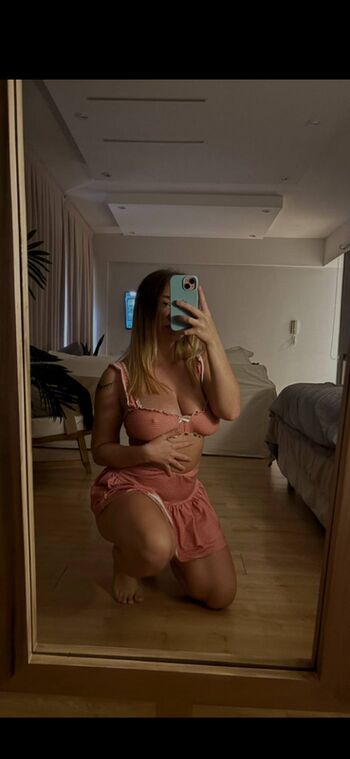 Full leaked Uresmee private onlyfans photo