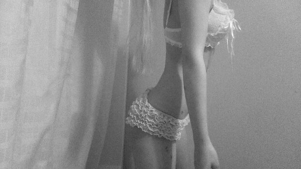 Full leaked Veildose private onlyfans photo