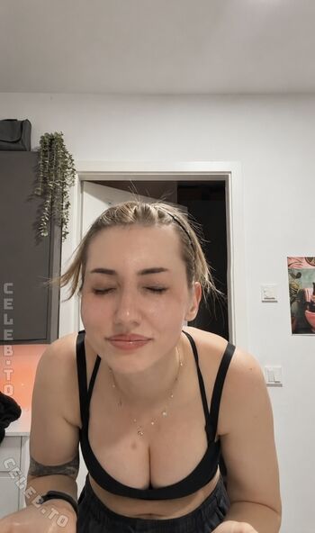 veylarenee