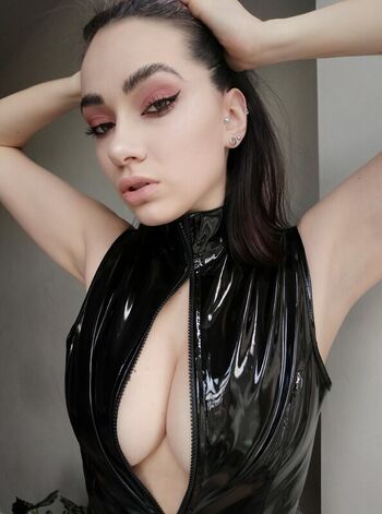 Full leaked Xenia model private onlyfans photo