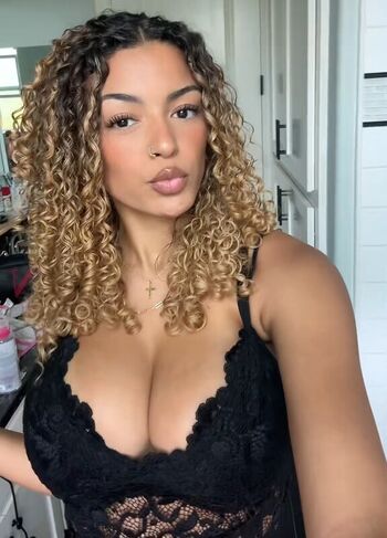 Full leaked Yanaaa private onlyfans photo