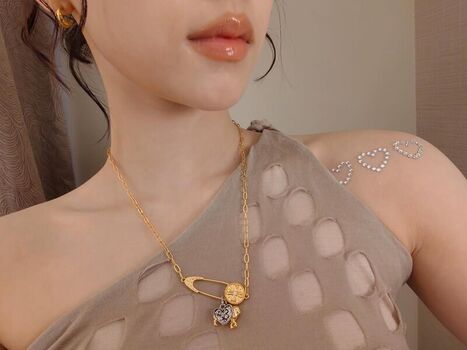 Full leaked Ayasuzu/ private onlyfans photo