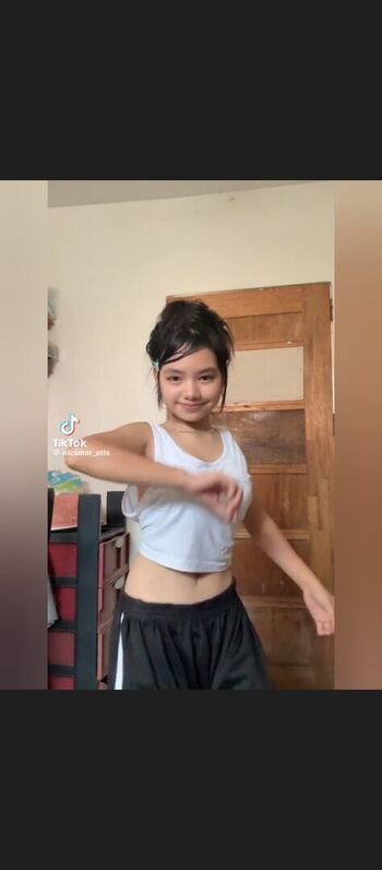 Full leaked Zelynics private onlyfans photo