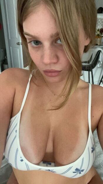 Full leaked Zoluvsu private onlyfans photo